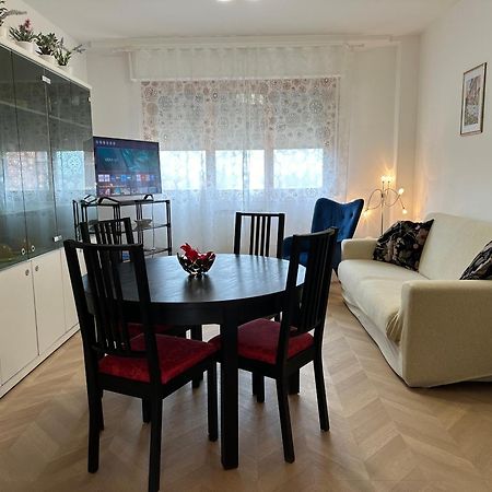 Dario'S House Apartment Scandicci Bagian luar foto