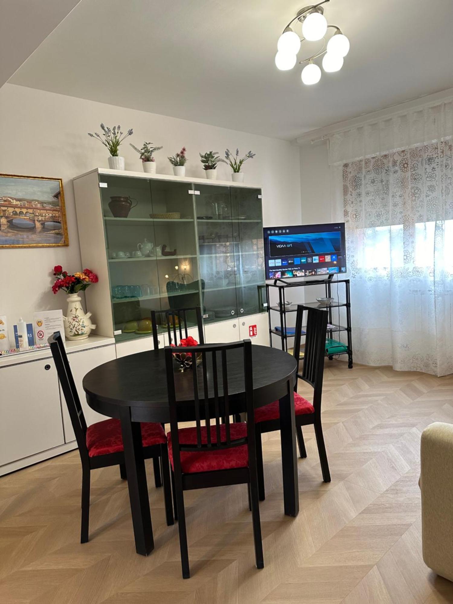 Dario'S House Apartment Scandicci Bagian luar foto